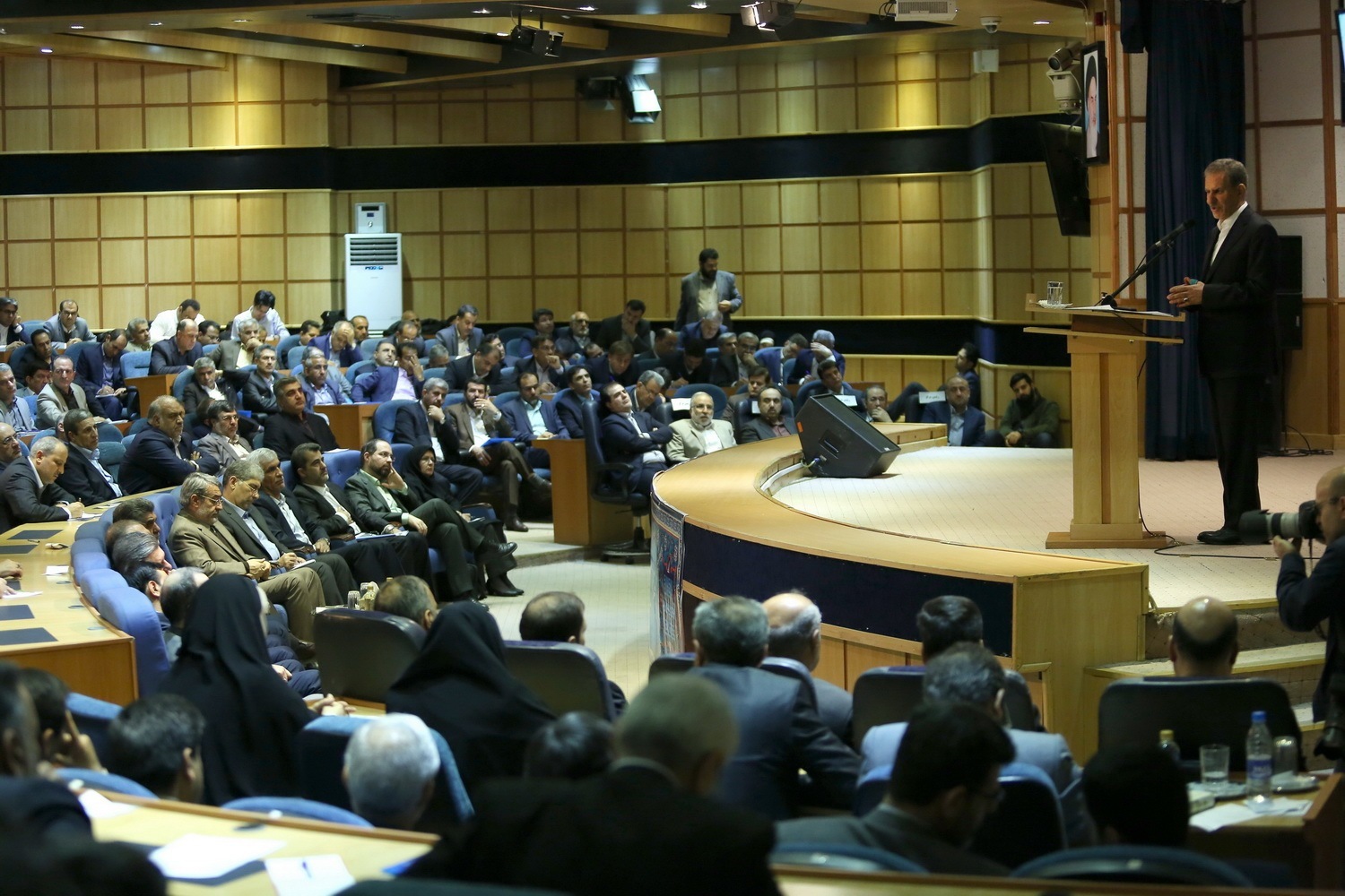 ­جهانگيري: پيش نياز توسعه و جلب مشارکت مردم تقويت حس دولتداري است