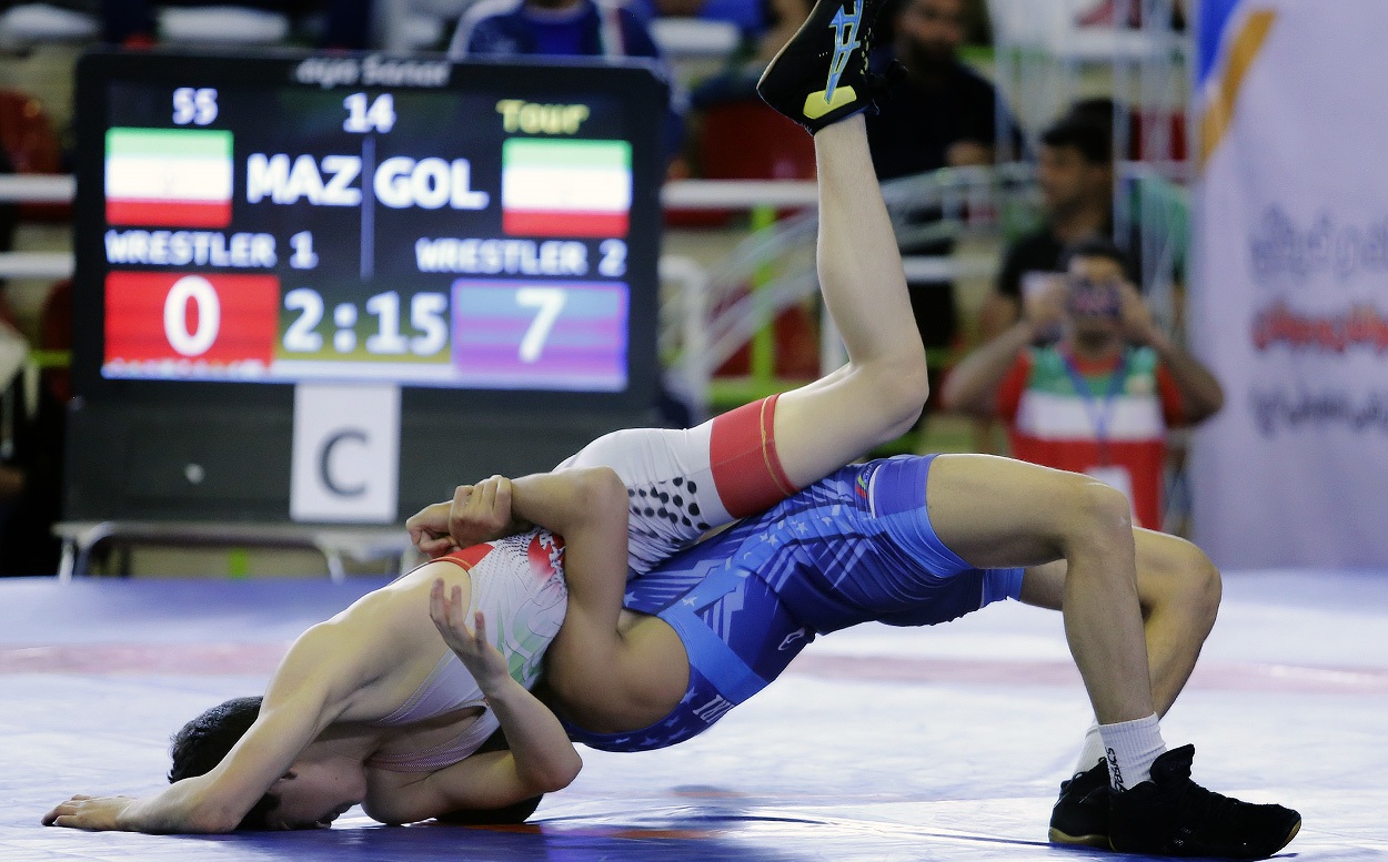 قضاوت سه داور کرمانشاهی در مسابقه های کشتی انتخابی تیم ملی