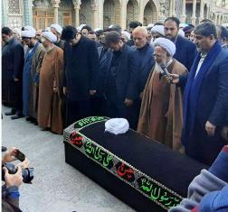 تشییع پیکر آیت الله طبرسی در جوار حرم حضرت معصومه (س) تشییع پیکر آیت الله طبرسی در جوار حرم حضرت معصومه (س)