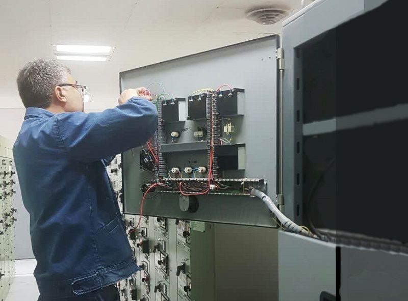 نصب دستگاه ثبت کننده اطلاعات برقی