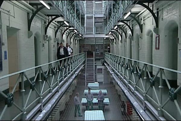 آمار تکان دهنده از ارتکاب قتل در انگلیس و ولز توسط مجرمان سابق آمار تکان دهنده از ارتکاب قتل در انگلیس و ولز توسط مجرمان سابق