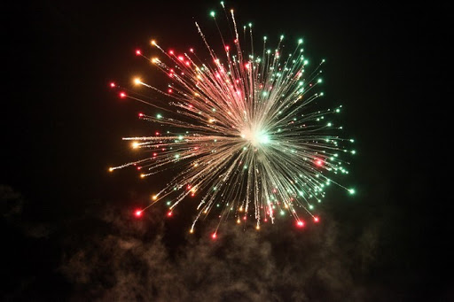 نورافشانی مشهد مقدس همزمان با عید سعید فطر