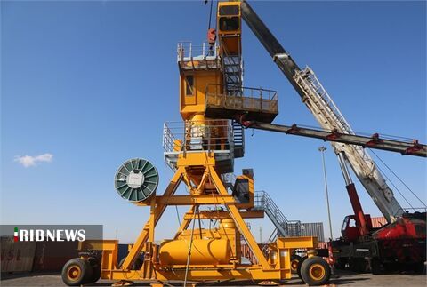 الحاق دو دستگاه مکنده ۳۰۰ تنی به بندر شهید رجایی 