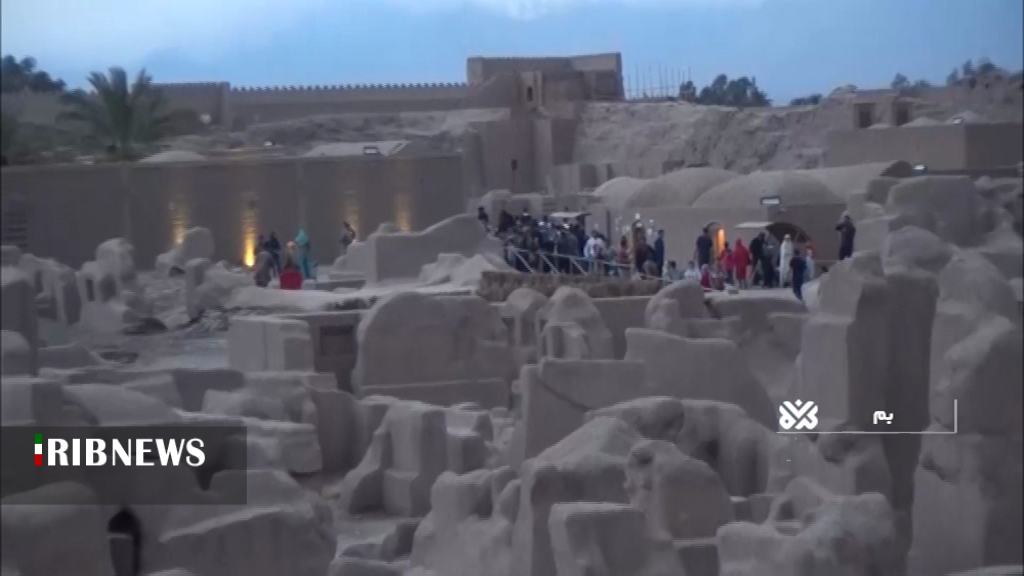 بازدید ۱۵ هزار گردشگراز بزرگترین بنای خشتی جهان بازدید ۱۵ هزار گردشگراز بزرگترین بنای خشتی جهان