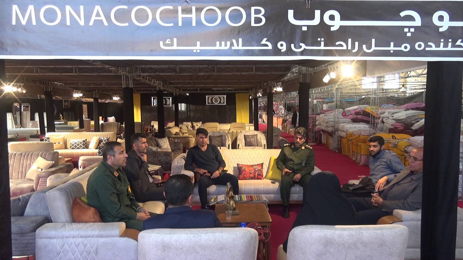 گشایش نمایشگاه مبلمان پوشاک، موادغذایی و صنایع دستی در لیکک