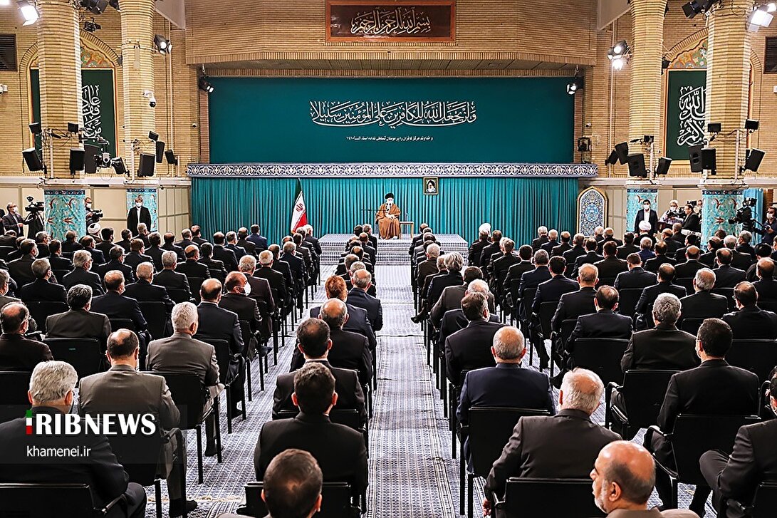دیدار مسئولان وزارت امور خارجه با رهبر انقلاب