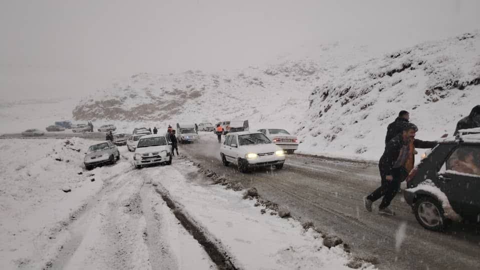 گردنه‌های شمال و جنوب آذربایجان‌غربی برفی شد