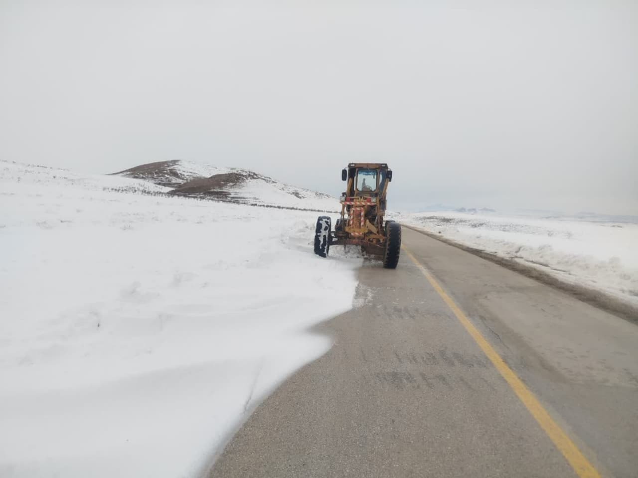 بازگشایی راه ارتباطی ۳۶۵ روستای استان همدان 