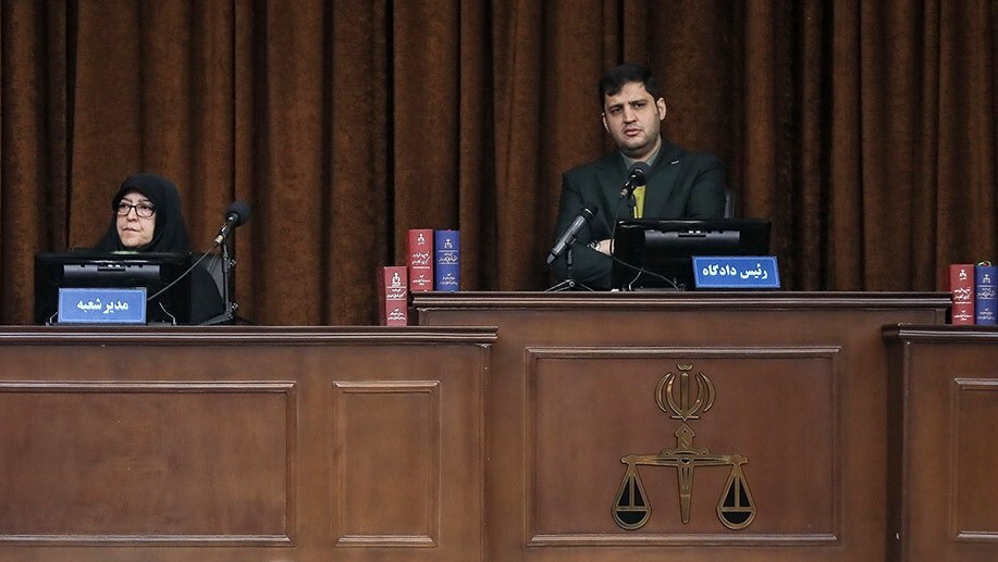 تشریح اقدامات دولتهای غربی در ضایع کردن منافع مردم ایران بعد از ملی شدن نفت تشریح اقدامات دولتهای غربی در ضایع کردن منافع مردم ایران بعد از ملی شدن نفت