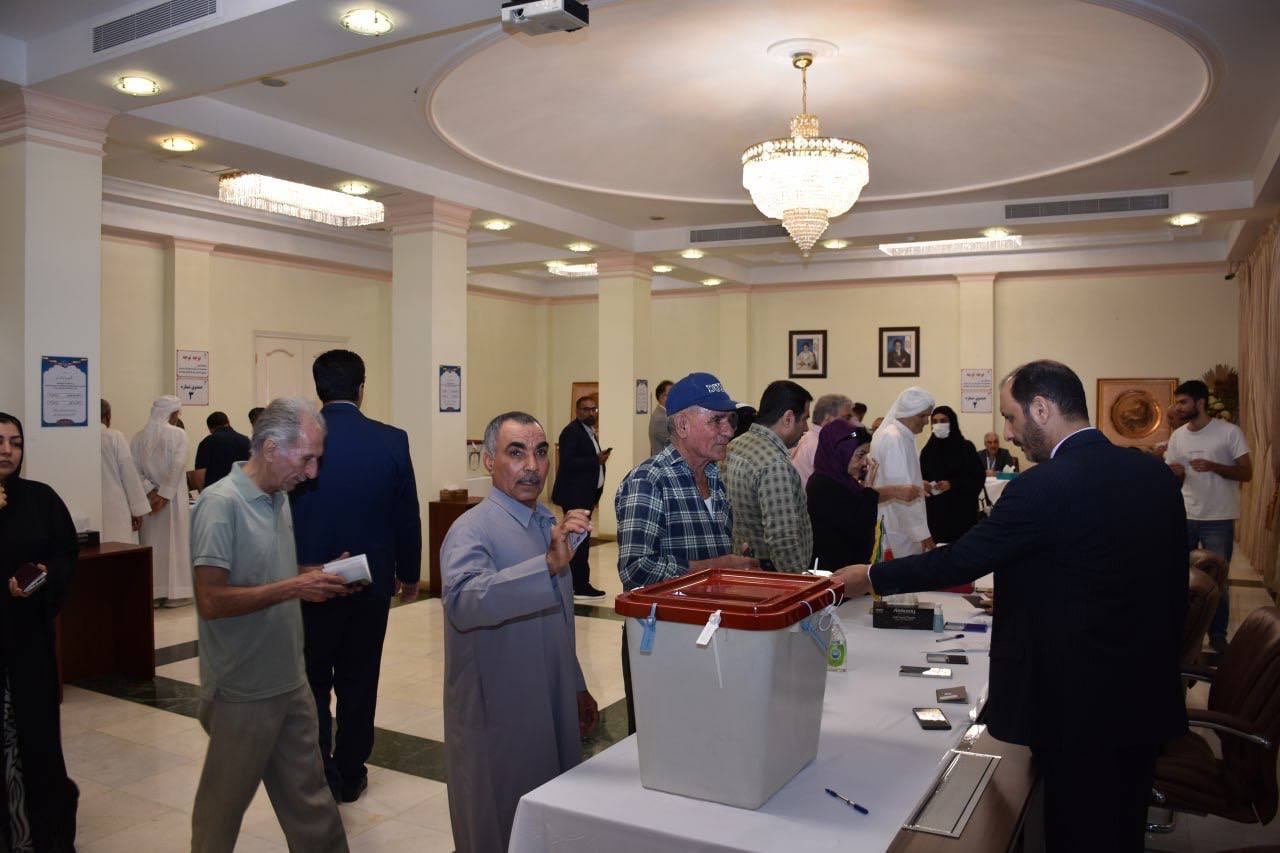 آغاز دومین مرحله رای گیری انتخابات ریاست جمهوری در خارج از کشور (۲) آغاز دومین مرحله رای گیری انتخابات ریاست جمهوری در خارج از کشور (۲)