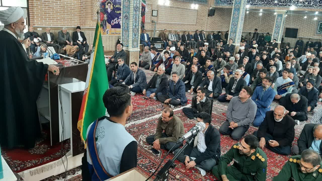 دانش آموزان به عنوان آینده سازان نقش مهمی در جامعه دارند