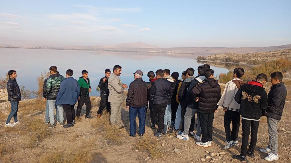 ارائه آموزشهای زیستمحیطی به دانشآموزان نقده ای درتالاب بینالمللی دورگه سنگی ارائه آموزشهای زیستمحیطی به دانشآموزان نقده ای درتالاب بینالمللی دورگه سنگی