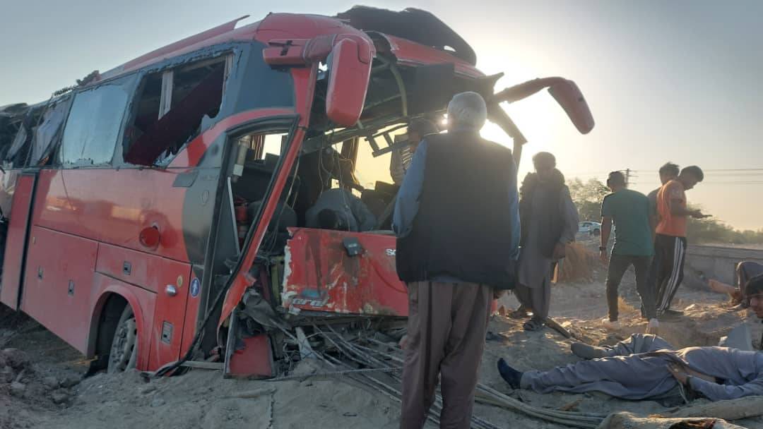 واژگونی اتوبوس در جاده میناب - بندرعباس