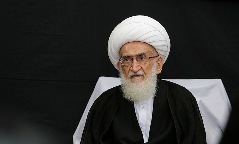 هرگونه تعرض به رهبر معظم انقلاب حکم محارب را دارد هرگونه تعرض به رهبر معظم انقلاب حکم محارب را دارد