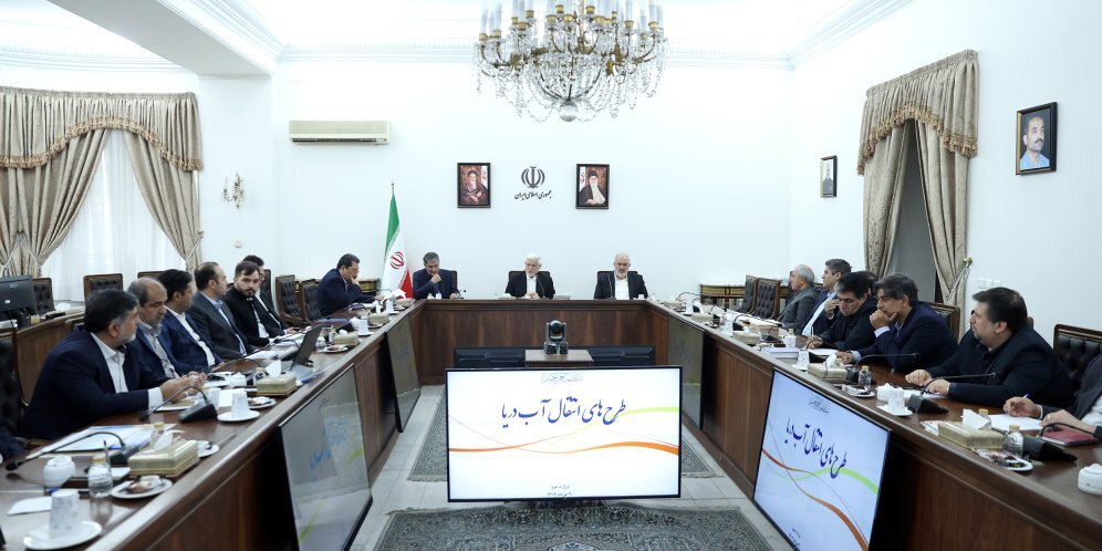 اجرای طرح‌های پنجگانه انتقال آب دریا الزامی است