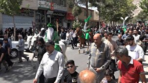 بازآفرینی حرکت تاریخی کاروان نمادین امام حسین (ع) در نطنز