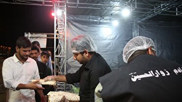 خدمت‌رسانی مواکب در حرم مطهر بانوی کرامت در دهه اول ماه محرم
