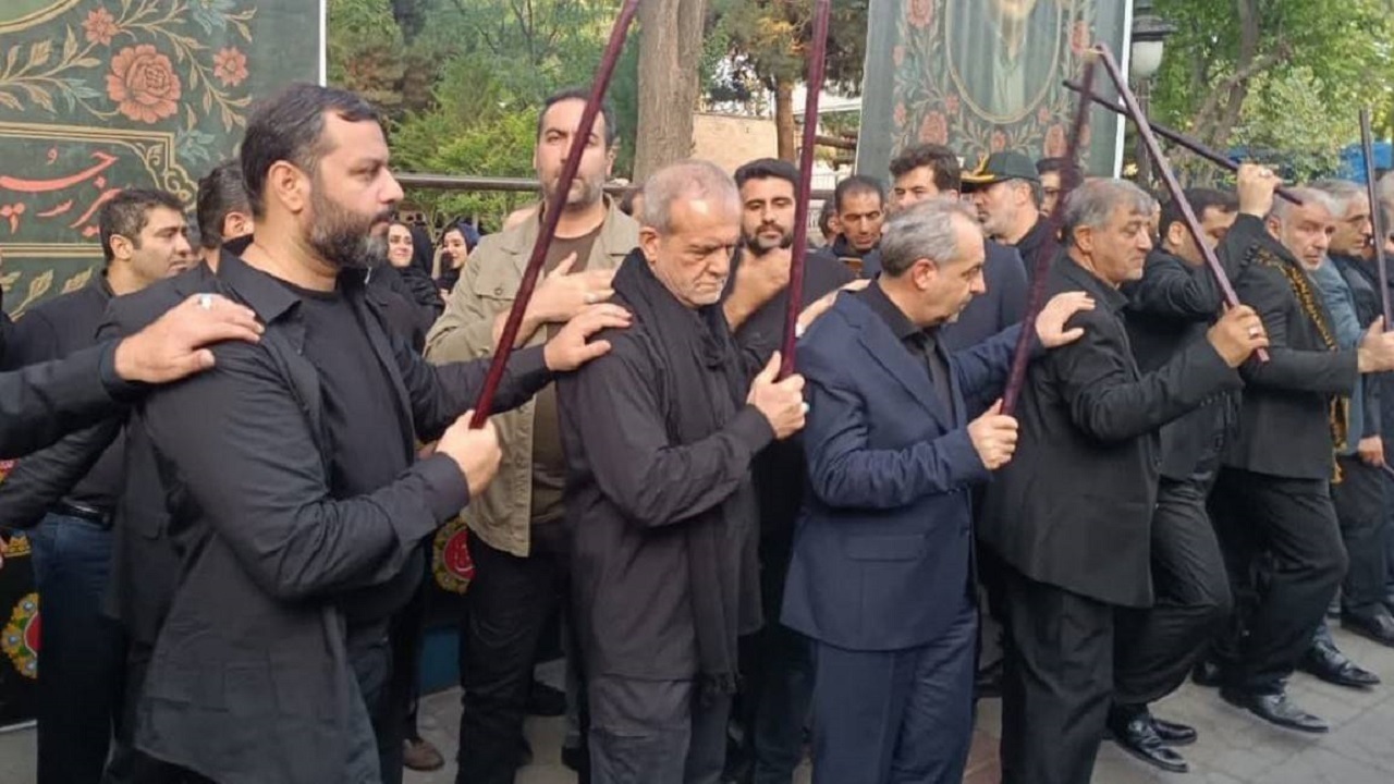 حضور رئیس جمهور در جمع عزاداران عاشورایی تبریز