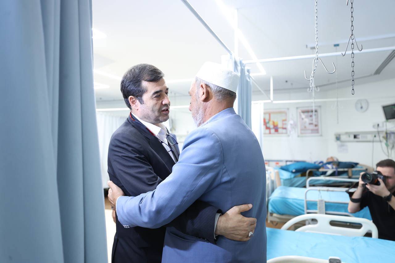 عیادت وزیر ورزش و جوانان از صابر کاظمی عیادت وزیر ورزش و جوانان از صابر کاظمی