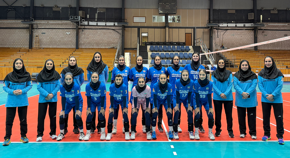 برگزاری آخرین تمرین تیم والیبال کمتر از ۱۶ سال دختران کشورمان برگزاری آخرین تمرین تیم والیبال کمتر از ۱۶ سال دختران کشورمان