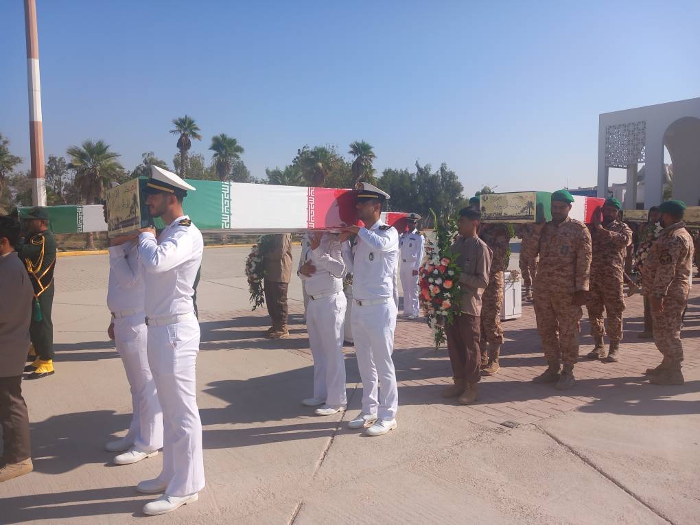 استقبال از پیکر ۱۴ شهید گمنام در فرودگاه بندرعباس