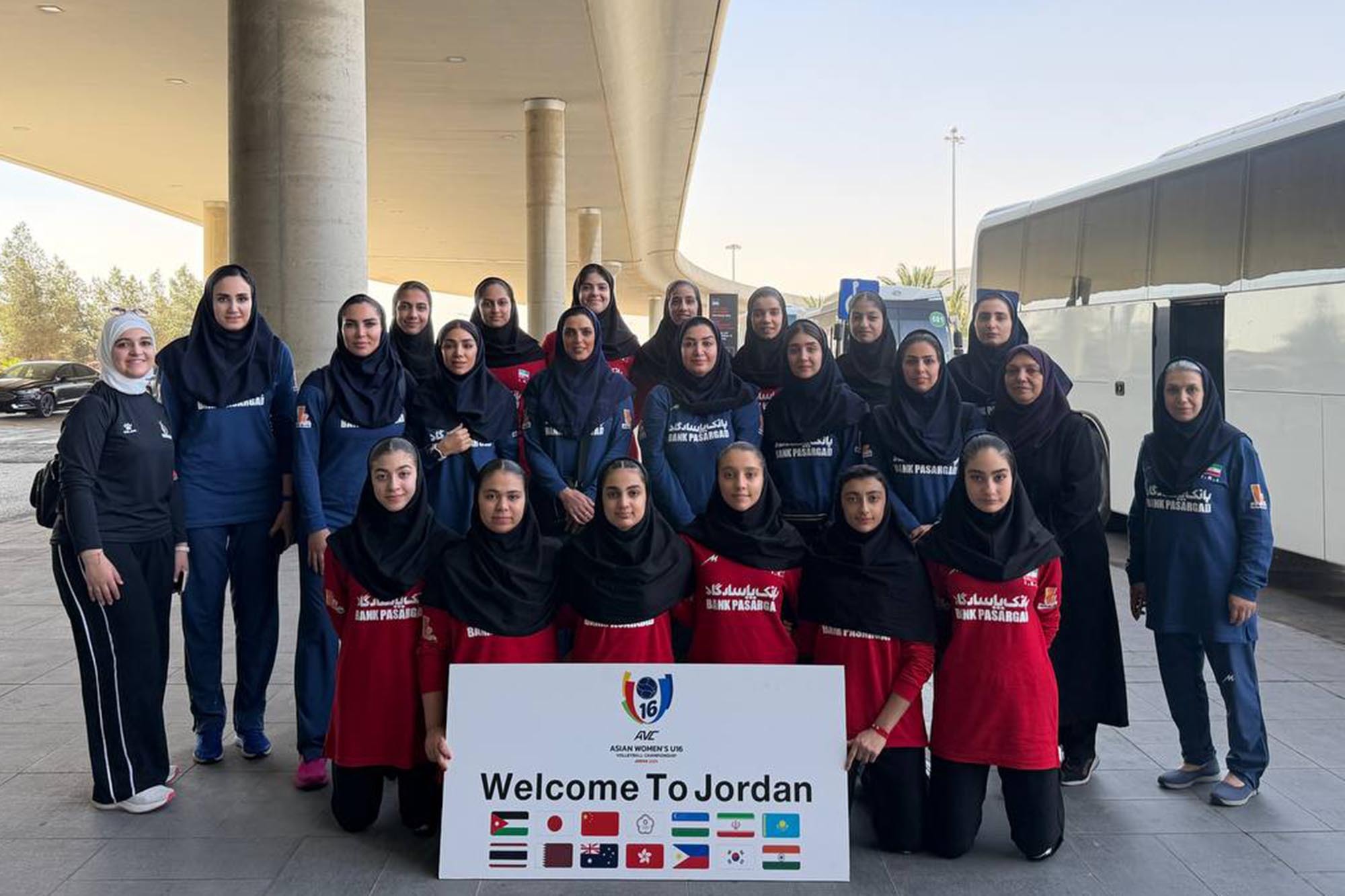 تیم والیبال دختران زیر ۱۶ سال ایران وارد امان شد