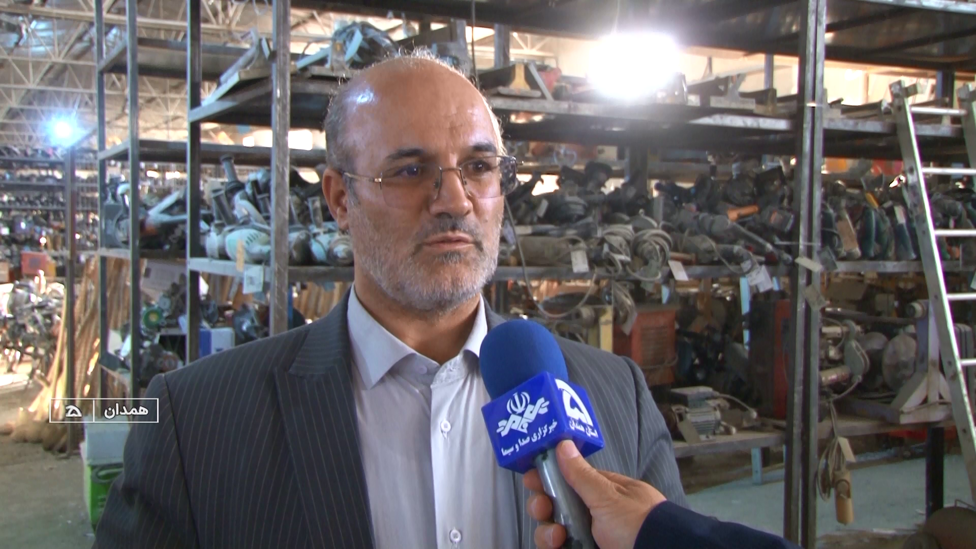 ۱۵ آذر پایان مهلت تعیین تکلیف وسایل توقیفی انبارهای شهرداری همدان ۱۵ آذر پایان مهلت تعیین تکلیف وسایل توقیفی انبارهای شهرداری همدان