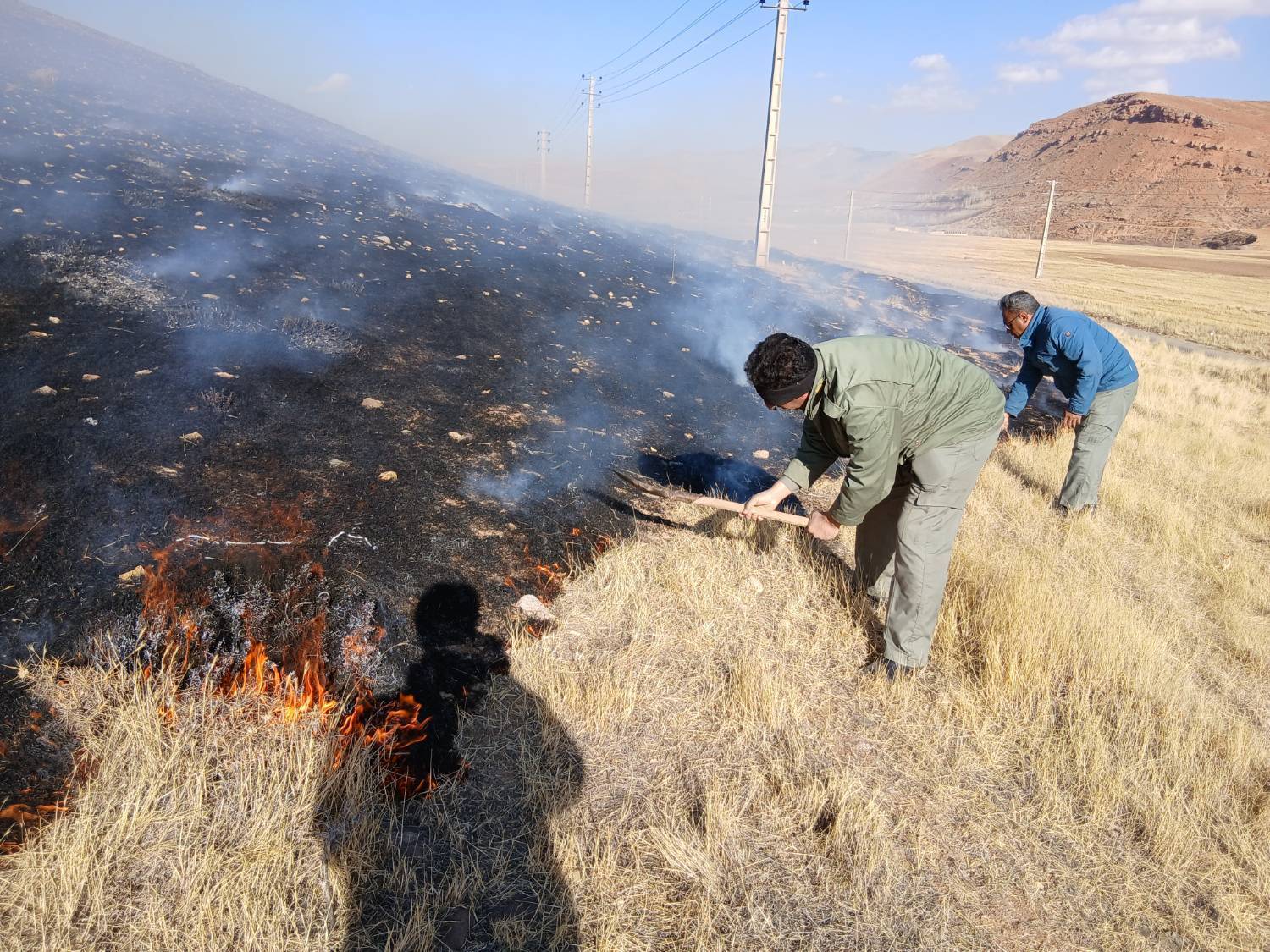 مهار آتش سوزی در زیستگاه کوهستانی تکاب