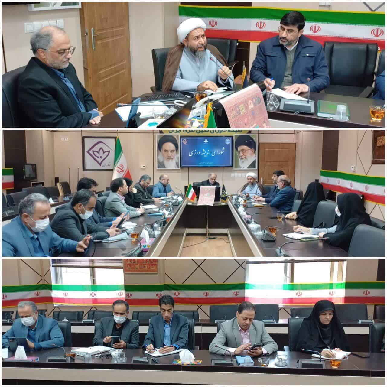 تأکید بر تبیین علمی و فرهنگی مسئله «حجاب و عفاف» تأکید بر تبیین علمی و فرهنگی مسئله «حجاب و عفاف»